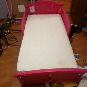 Toddler bed